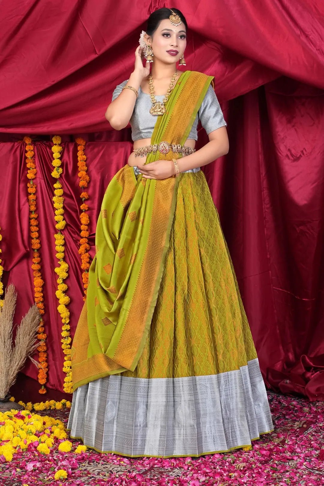 Liril Banarasi Pattu Lehenga Choli With Zari Work - Gajiwala
