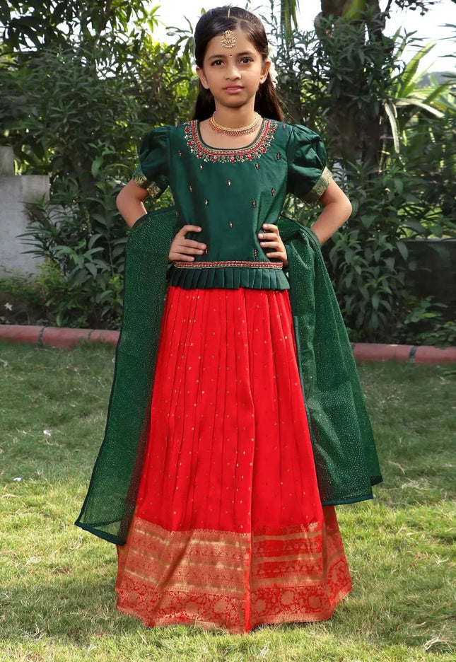 Girls Scoop-Neck Lehenga Choli Kids Festive Ethnic Ensemble