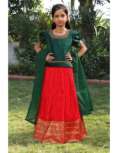 Girls Scoop-Neck Lehenga Choli Kids Festive Ethnic Ensemble