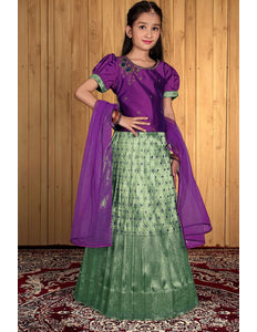 Morpich Banarasi Kids Lehenga Style With Purple Net Dupatta