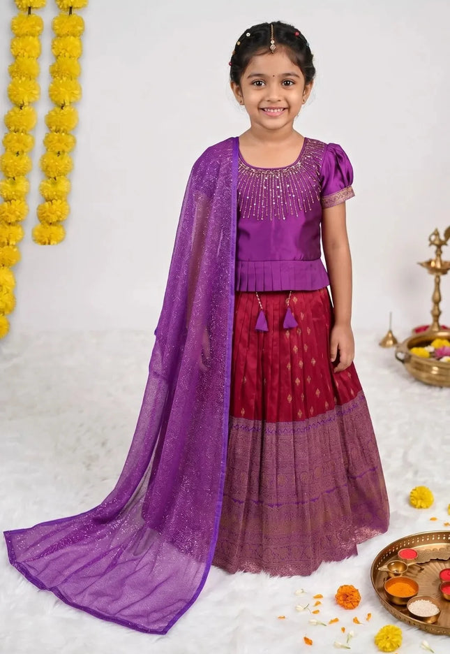 Rani Kids Linear-Embellished Langa Voni Girls Wide-Border Lehenga