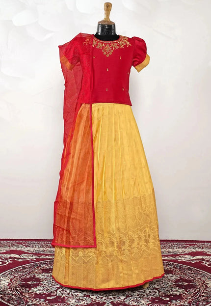 Yellow Kids Contrast-Trim Langa Voni Girls Ornate Motif Pattu Pavadai